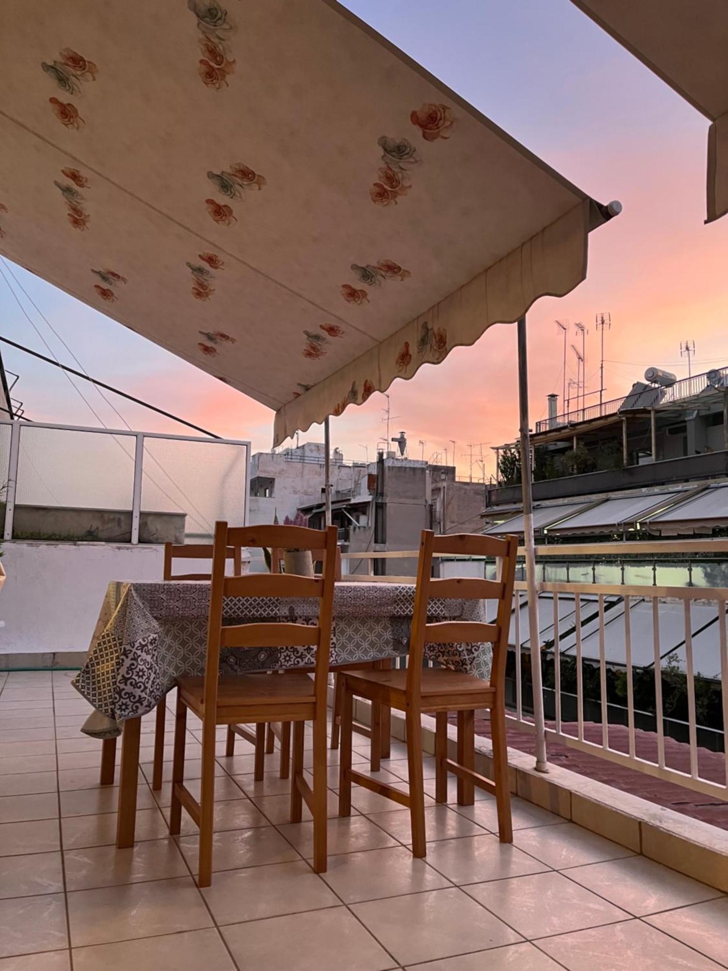Qqueen House Piraeus Bagian luar foto