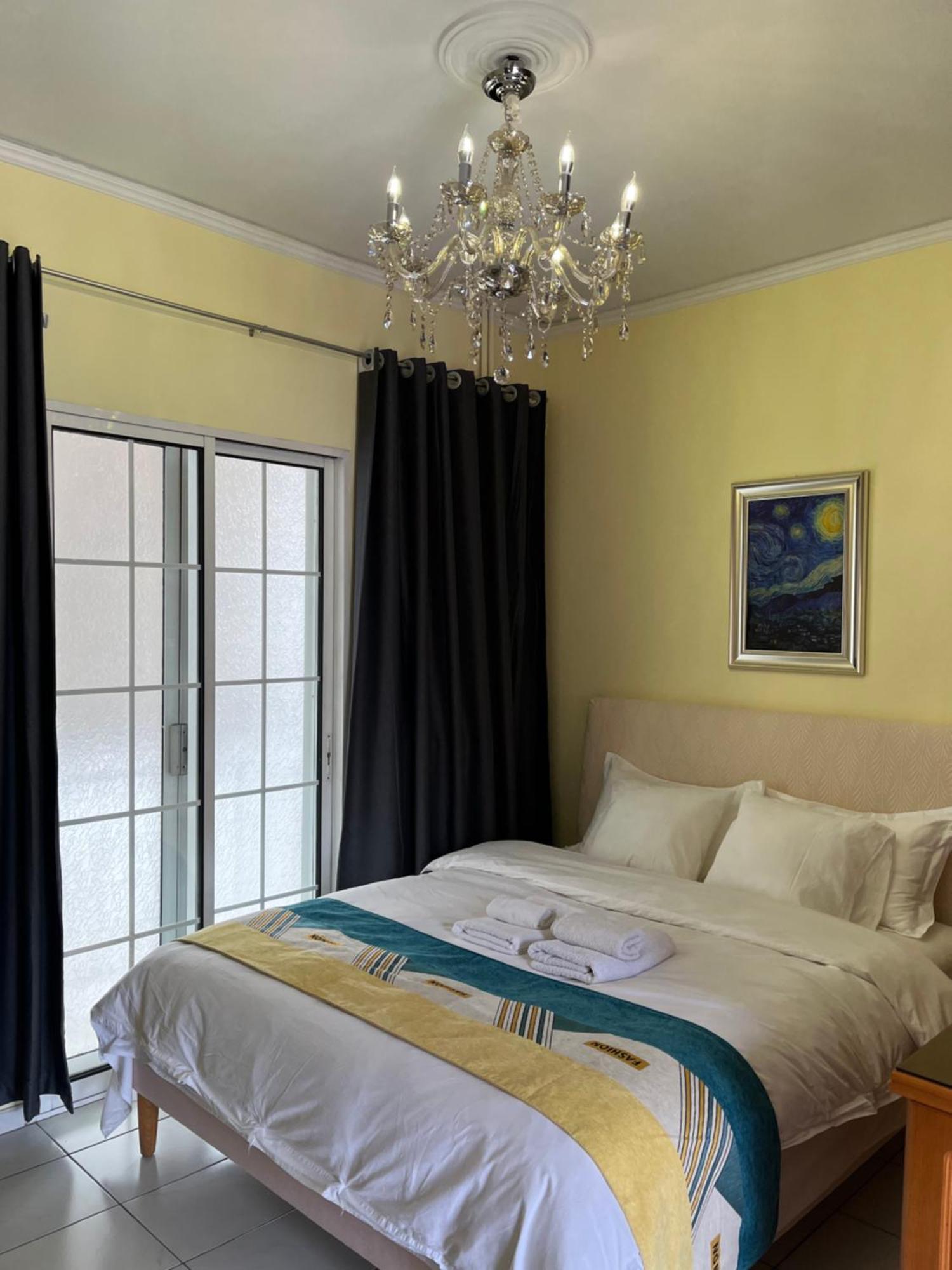 Qqueen House Piraeus Bagian luar foto